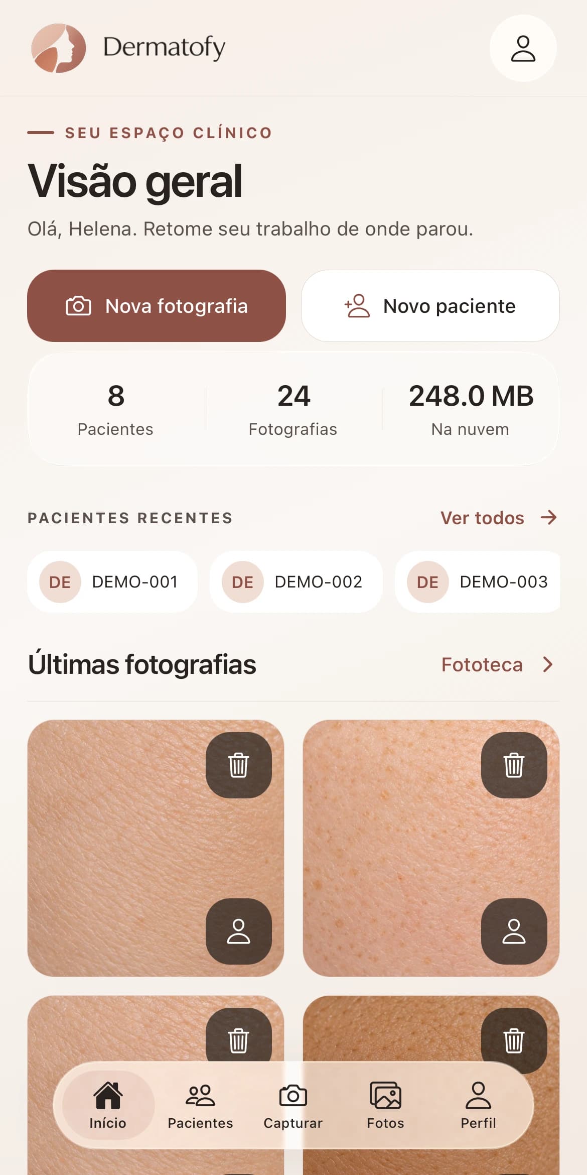 Dashboard real do app Dermatofy: visão geral, pacientes recentes e últimas fotografias, preenchido com dados demonstrativos.