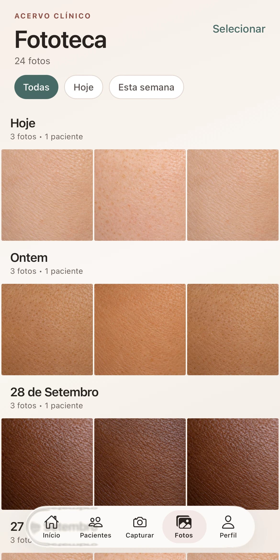 Fototeca do aplicativo Dermatofy para iOS com imagens ilustrativas e organização por paciente.